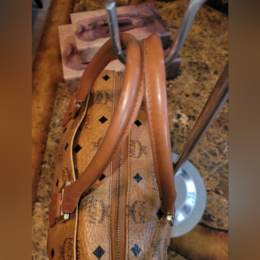 MCM Congac Boston Bag Leather Handbag With Crossbody9 - Picture 5 of 13